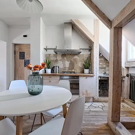 Urbannestgroup - Old Town - Stare Miasto - Freta 5 Apartment Warsaw